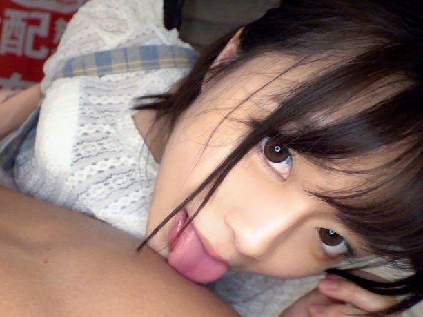 【着衣エッチで萌え萌え♡】 街で見つけた天使のような美少女と即ハメ！ 制服のままイキまくりでエロかわ最高！