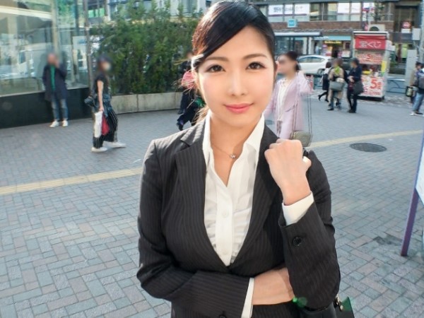 【素人】仕事中のOLを街角ナンパでホテルへＧＯ！チンポにねっとりご奉仕フェラして激しく交わる！
