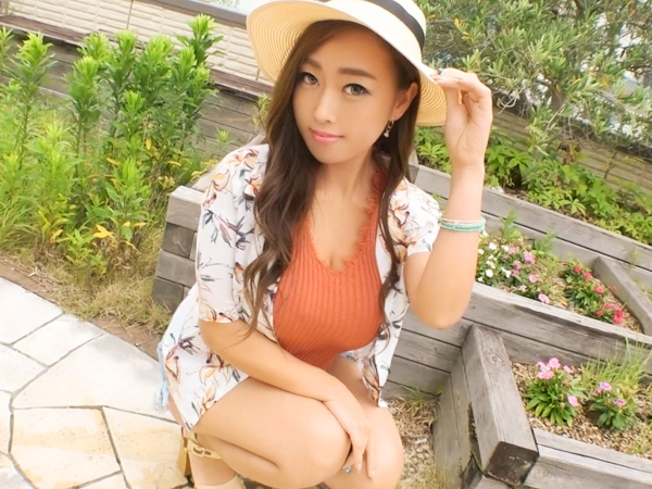 【欲求不満な人妻の初撮り】 30代美熟女がAVデビュー! 溜まった性欲を爆発させて、他人棒で乱れまくり♡