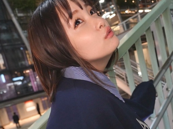 【むっちり美少女の誘惑】 彼氏では物足りない欲求不満ガール！ 上目遣いでチ〇ポを弄び、極上パイズリで男を翻弄する♡ 密着エロスで快感を貪る！