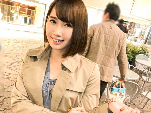 【素人ナンパ】パイパンまんこにズプっと挿入っ！久ぶりのセックスに喘ぎ声と腰振りが止まらないっ！！