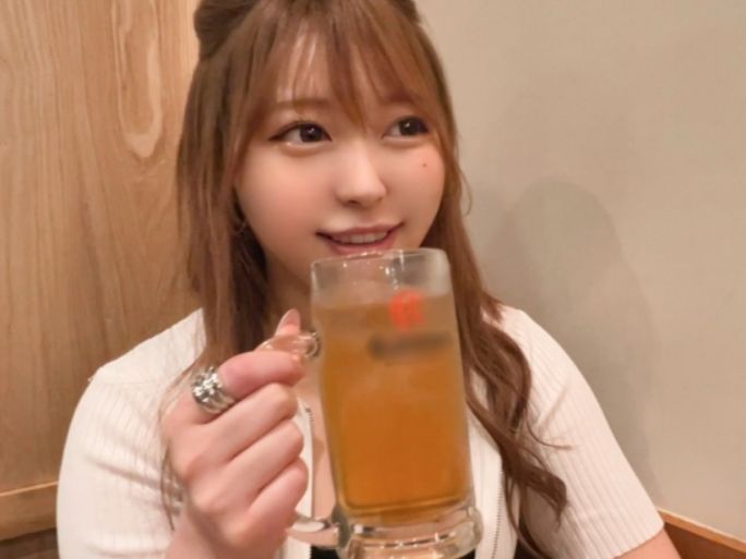【幼馴染と久しぶりの再会】同級生とお酒で盛り上がり、素人娘のきれいなパイパンまんこに中出し！エロい展開にドキドキ♡