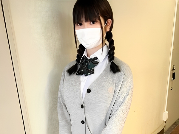 【素人】おっぱいがあふれ出る制服美少女♡実り豊かなおっぱいでチンポを包み、男根の餌食にされる♡