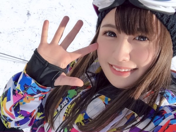 【雪山ナンパ】ゲレンデで見つけた色白美尻娘、クンニと手マンでトロトロに！♥ プリケツを揺らしながらじゅっぷりフェラでチンポをご奉仕、雪山で燃えるエロいひと時！！