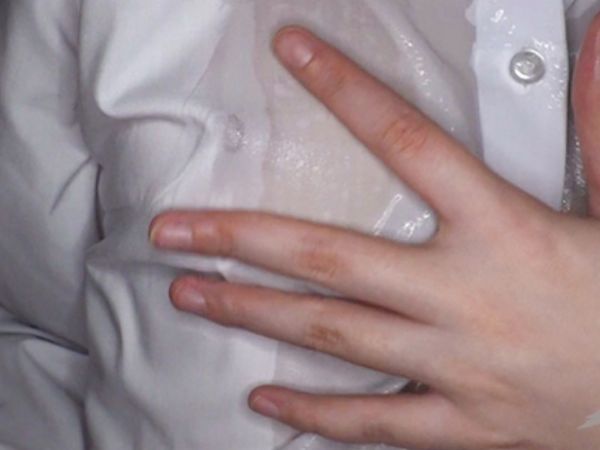 ＜素人ハメ撮り＞真っ赤な勝負下着を強引におろしてハメたら絶叫「あああ…」貧乳つるぺたボディは感度サイコ―締まり絶頂で良し