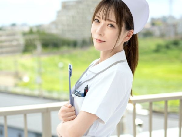 【看護師】SNSにエロ写真を載せて興奮する清楚ぶった変態ナースが院内でチンポを食い散らかす！
