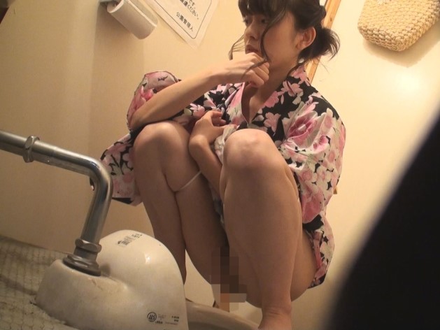 【浴衣女子】自慰オナニーを隠し撮りっ♥エロすぎた本性！トイレでこっそりヤッちゃってる神展開！