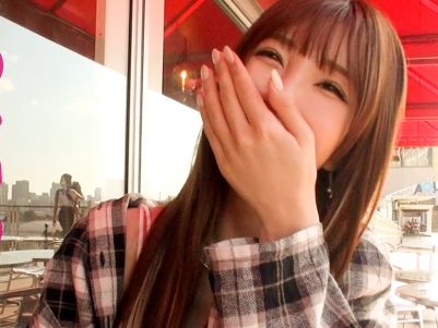 【素人×中出し】水着からはみ出そうな巨乳！マジでかわいいギャルが騎乗位で尻を振って子宮種付け♡