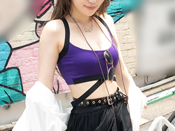 【色白ギャルと乱交ナイト】『ヤバい…気持ち良すぎ！』スタイル抜群の巨乳ギャルを2人で責めまくり！手マンでビショビショに感じさせ、生チ○ポで激ピストン！最後は顔面にザーメンぶっかけ！最高のエロ体験！！