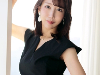 【バックで激突き】細身セクシーお姉さんがマン汁垂らして感じまくり！グチョグチョのマンコを男根で激しく突き回す、エロすぎる濃厚セックス♡