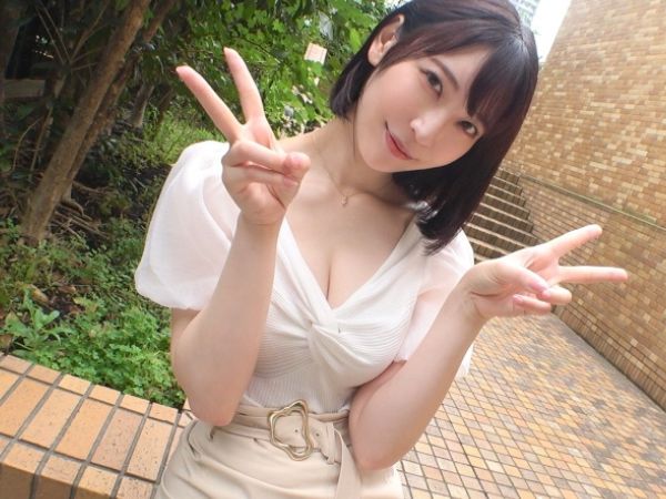 【Gカップグラドルの過激デビュー】『みんなに見て欲しいの…』巨乳グラドルが承認欲求爆発！AV出演でカメラの前でエッチな姿披露しちゃう！♡
