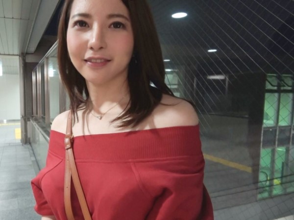 【素人人妻】不倫が似合う超美人奥様っ♥他人のおちんぽ相手に発情堕ちしてしまう堕落ヒトヅマ！！