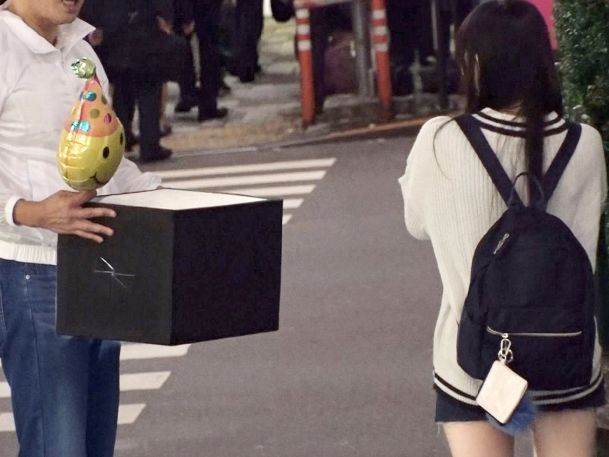 【19歳素人ホイホイ】お金欲しさにホテルIN！無垢な美少女がフェラご奉仕から生ハメSEXへ♥ゴム無しガチピストンで感じまくる姿がエロすぎる！お金より快楽を選んじゃった！♡