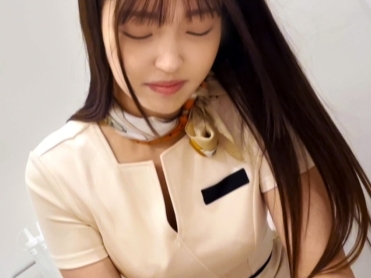 【美乳エステティシャンの過激サービス】脱毛サロンのお姉さんがフェラ抜きでご奉仕！チンコを咥え込む姿に興奮MAX！エチエチな手つきと感じる表情にボッキ確定♡