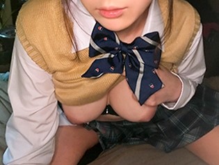 【制服ビッチの誘惑】『もっと奥まで…』Eカップ爆乳のヤリマン女子がハイソックス姿で足コキプレイ！ノリノリで腰を振りまくる騎乗位で、デカパイ揺らしてチンコを激しく責めまくる！♡