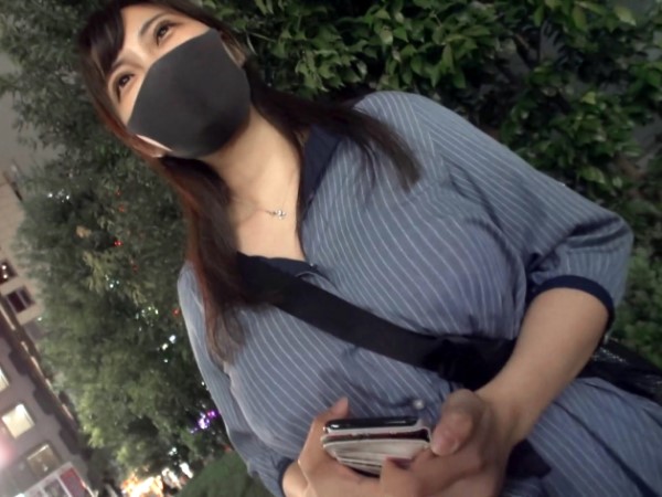 【爆乳OLのP活】むっちりボディのOLがデカ乳揺らして生チン挿入！肉感たっぷりのどっしり尻に立ちバックで激ピストン！ガシガシ突いて大量の種付けセックス！♡