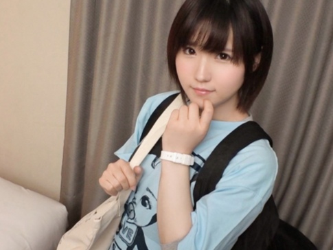 【童顔美少女】清楚系女子と服着たままの濃厚SEX！正常位でチンコ挿入、ピストンしまくり！見た目とのギャップがエロすぎる生ハメプレイ♡