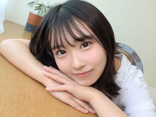 【初撮り素人娘】『恥ずかしい…』ウブな美少女がカメラの前で大胆に！恥じらいマンコを晒し、男優のデカチンにフェラご奉仕♡そのまま生ハメされ、感じまくる初体験！