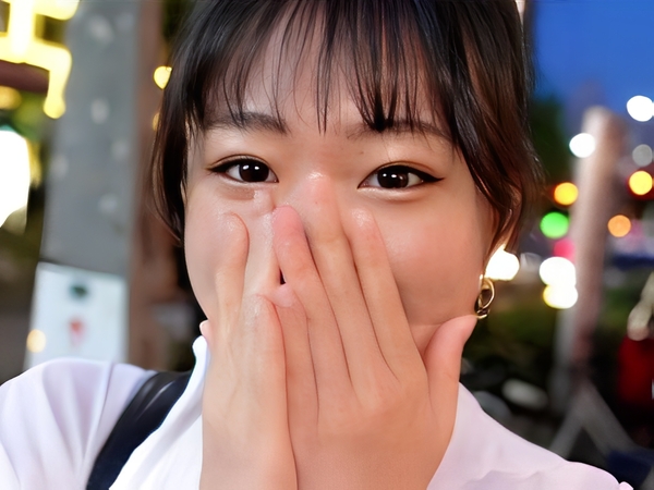 【エロすぎJDのハメ潮プレイ】『声我慢してるの？』素人女子大生がカメラの前で騎乗位絶頂！チンポに串刺しされ無言で潮吹きまくる♡