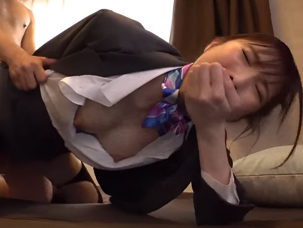 【CAの秘密の欲望】『ダメ…でも奥が気持ちいい…』スレンダー美乳のキャビンアテンダントがザーメン中出しを懇願！制服の下は敏感ボディが悶える♡