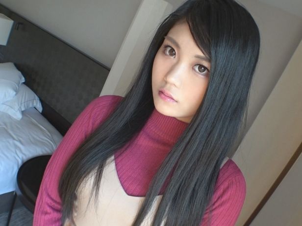 【黒髪清楚系お姉さん】サラサラヘアーの美女が敏感乳首とエロまんこで大興奮！手マンでトロトロに感じちゃう姿がたまらない！清楚な見た目とのギャップが最高にエロい！