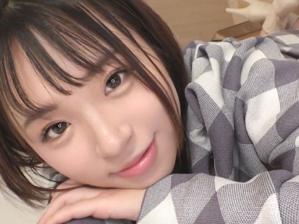 【ショートカット美少女の甘い誘惑】『もっと気持ちよくして…♡』童顔の天使系女子がベッドで大胆に変身！イチャラブSEXでトロけるような喘ぎ声と敏感ボディにメロメロ必至！