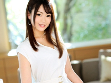 【美尻お姉さんの腰振り騎乗位】『もっと…奥まで…』セクシーなお姉さんが、チ○コにまたがり激しく腰を振る！電マでクリトリスを刺激され、快感に溺れる姿はエロすぎ！肉棒でイキ乱れる姿は必見！♡