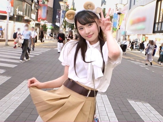 【あざと可愛いガールズバー店員をナンパSEX】チンポ挿入で可愛い声で喘ぐ姿がたまらない！ハメ倒しちゃうエロ動画♡