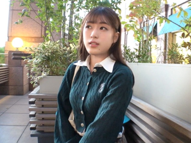 【女子大【女子大生の危険なバイト】『お金のために…』清楚系JDが裏バイトで男たちを誘惑！飲み会で泥酔したフリをして、彼氏の友達に迫られ、断れずにエッチな要求に応じちゃう！欲望のままに翻弄されるウブなカラダ…！生】大人しそうなアニメ好き美人JD♥恥ずかしがってたわりに早くハメたいムッツリ女子ｗチンポが入ると喘ぎまくり！