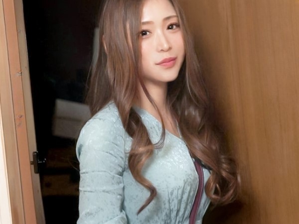 【美熟女の不倫事情】『旦那じゃ物足りないの…』13歳の息子を持つ美魔女人妻がお金のために禁断の他人棒SEX！ねっとりフェラでご奉仕し、熟れたマンコで激しく腰を振りまくる背徳のエロ動画♡