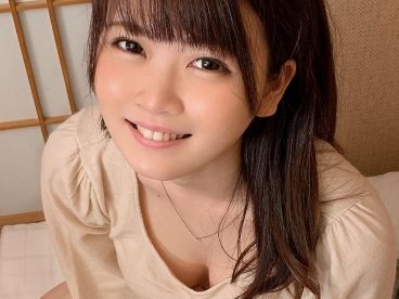 【おっとり素人娘の淫乱覚醒】オチンポ大好きな美少女がおじさんとリアルSEX♥敏感マ○コを手マンで刺激され、大量の愛液を垂れ流し！ウブな顔してエッチなカラダに興奮必至！