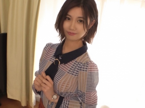 【美乳美脚の美少女】『もっと激しく…』キュートな女の子が正常位で乱れまくり！敏感おマンコを刺激され、チンコをしゃぶってから激ピストンで感じまくる！♡