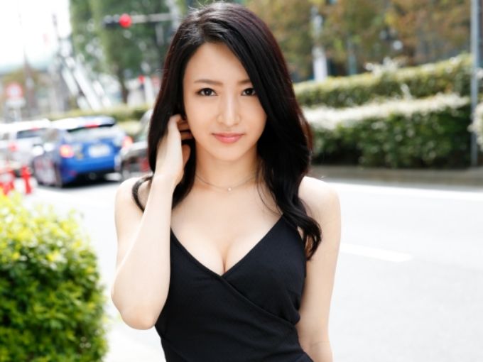 【ガールズバー女子】友人に見られ発情欲情♥チンポに無我夢中になりながらも羞恥プレイでイクッ…！！