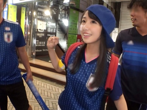 【W杯熱狂女子大生】『もうダメ…気持ち良すぎる！』サッカー観戦中のJDをナンパ！2本のチンポに夢中になるメス顔がエロすぎる！代わる代わる挿入され、イキまくる姿に興奮必至！！♡