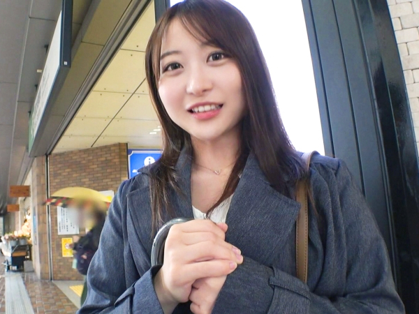 【清楚系素人娘の初撮り】『我慢できない…』性欲全開のウブな美少女がAVで大胆デビュー！男優のデカチンに翻弄され、恥じらいながらも感じまくり、本気でイキまくる♥ 清楚な見た目とのギャップがヤバい！