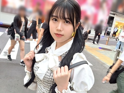 【色白美肌のパイパンお姉さん】『気持ち良すぎて声が出ちゃう…』素人お姉さんが騎乗位でエロ腰振り！上下運動で喘ぎまくり♡色白肌とパイパンがたまらない！