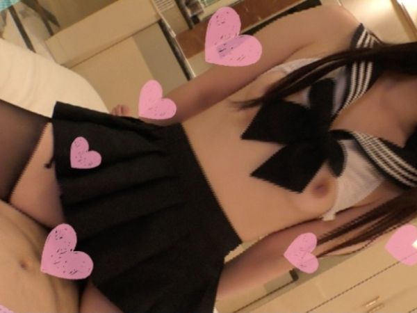 【セーラー服JDの誘惑】『恥ずかしい…』色白スレンダーな女子大生がセーラービキニで大胆露出！黒パンスト越しの美脚がエロすぎる！ピチピチの若肌と敏感な反応がたまらない！！