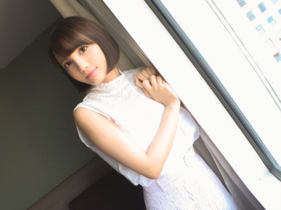 【無毛マ○コのキュートな誘惑】パイパン女子の無防備なマ○コに肉棒挿入！ 毛のないツルマンがやらしくて最高♡ 感度抜群の無毛マ○コを激しく突かれ、キュートな顔で感じまくる姿にボッキ確実！ パイパン好きにはたまらない！！