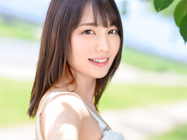 【ラブラブカップルの過激プレイ】『彼氏じゃ足りないの…』超可愛い彼女の美乳を責めまくり！手コキフェラでギンギンにしたチ●ポを、ラブラブ騎乗位でヌキまくる！♡