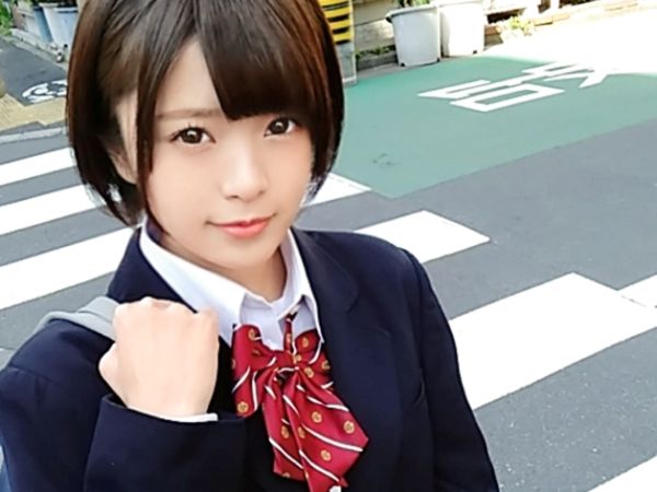 【貧乳JK】かわいくてたまらないこのタイプ!細身でショトカで制服で…!10代の若々しい肉体を己の肉棒でガンガン突いて!