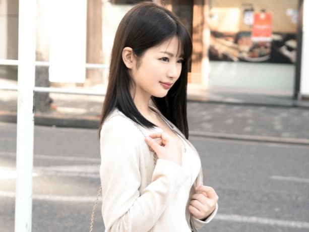 【美尻美女と濃厚セックス】『奥まで挿れて…』キレイな桃尻が魅力的な美女とカラダを重ね合い、濃密なセックスで感じまくる！膣内に注がれる熱い精子に悶える美女の淫らな姿！！
